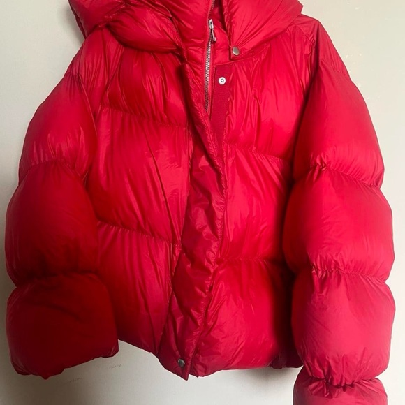 Banana Republic Women's Red Puffer Jacket - Picture 5 of 6